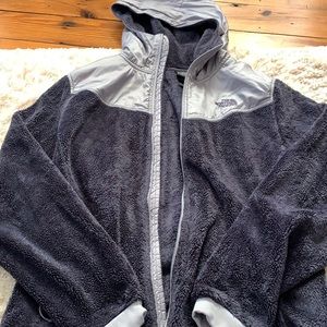 (Heavily used) north face hooded jacket. Size XL